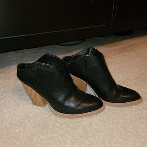 DV by Dolce Vita Slip on Western Booties